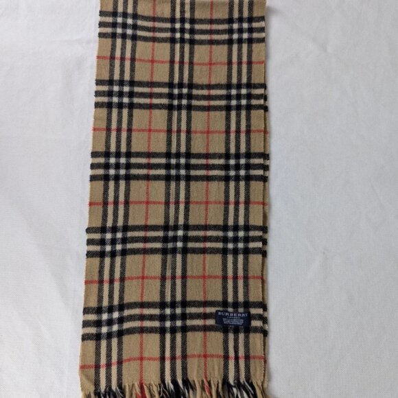 Used Burberry Designer Scarf Beige – Unisex Lambswool – Elegant Winter Accessory - Picture 4 of 7